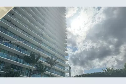 1111 SW 1st #UPH4021-, Miami, FL 33130 - Photo 3