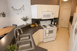 12244 SW 123rd Pl, Miami, FL 33186 - Photo 9