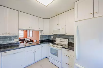 2300 Park Ln #203, Hollywood, FL 33021 - Photo 7