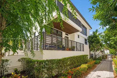 8267 NW 48th St, Doral, FL 33166 - Photo 1