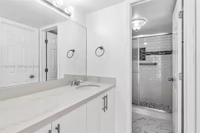 600 NE 36th St #1404, Miami, FL 33137 - Photo 15