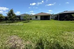 556 SE Mulberry Wy, Port Saint Lucie, FL 34984 - Photo 19