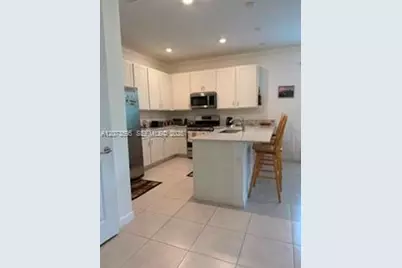 556 SE Mulberry Way, Port Saint Lucie, FL 34984 - Photo 5