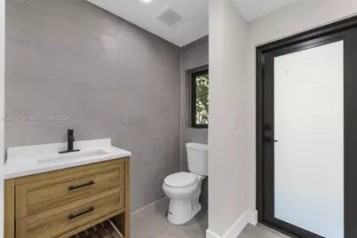 345 Sarto Ave #1, Coral Gables, FL 33134 - Photo 17