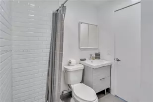 1610 S 24th Ct, Hollywood, FL 33020 - Photo 21