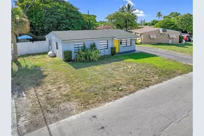 1610 S 24th Ct, Hollywood, FL 33020 - Photo 5