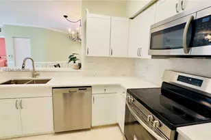 17125 N Bay Rd, Sunny Isles Beach, FL 33160 - Photo 9