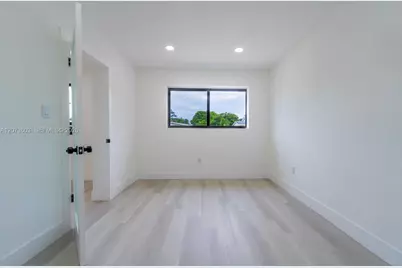 1301 NW 176th Ter, Miami Gardens, FL 33169 - Photo 9