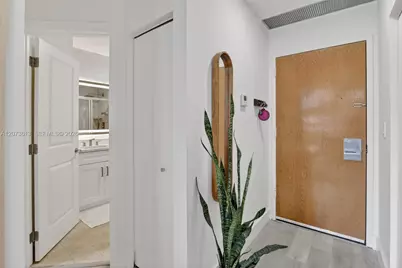 20185 E Country Club Dr #204, Aventura, FL 33180 - Photo 9