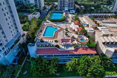 20185 E Country Club Dr #204, Aventura, FL 33180 - Photo 47