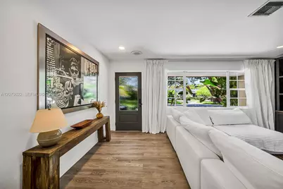 10627 NE 11th Ave, Miami Shores, FL 33138 - Photo 9
