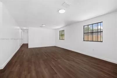 10204 SW 173rd St, Miami, FL 33157 - Photo 3