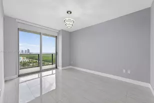 16385 Biscayne Blvd, North Miami Beach, FL 33160 - Photo 13
