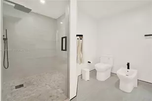 5757 Collins Ave, Miami Beach, FL 33140 - Photo 15