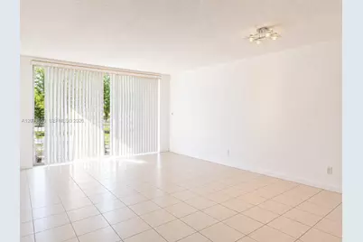 9230 Lagoon Pl #411, Davie, FL 33324 - Photo 5