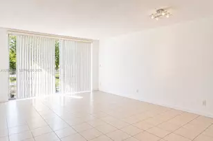 9230 Lagoon Pl, Davie, FL 33324 - Photo 5