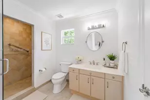 530 NW 31st Ave, Miami, FL 33125 - Photo 17