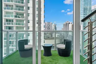 41 SE 5th St, Miami, FL 33131 - Photo 11