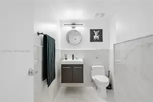 41 SE 5th St, Miami, FL 33131 - Photo 15