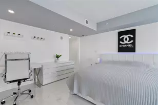 41 SE 5th St, Miami, FL 33131 - Photo 19