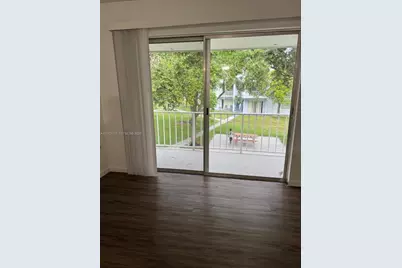 411 Executive Center Dr #203, West Palm Beach, FL 33401 - Photo 11