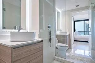 121 NE 34th St, Miami, FL 33137 - Photo 25
