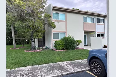 14359 Kendale Lakes Cir, Miami, FL 33183 - Photo 1