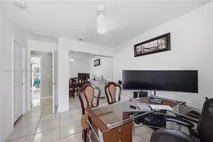 8635 SW 15th St, Pembroke Pines, FL 33025 - Photo 19