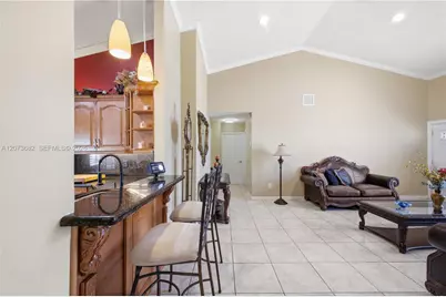 8635 SW 15th St, Pembroke Pines, FL 33025 - Photo 9