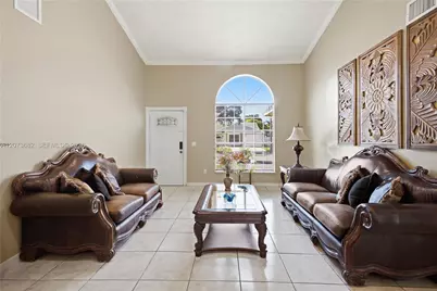 8635 SW 15th St, Pembroke Pines, FL 33025 - Photo 5