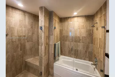 300 S Biscayne Blvd #T-2910, Miami, FL 33131 - Photo 15