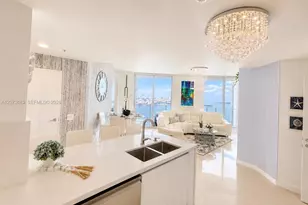 300 S Biscayne Blvd, Miami, FL 33131 - Photo 9