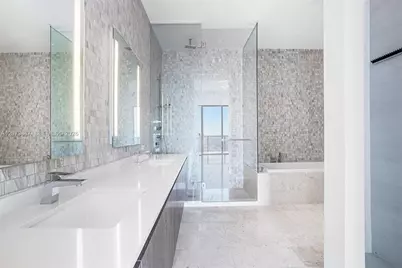 88 SW 7th St #4004, Miami, FL 33130 - Photo 7