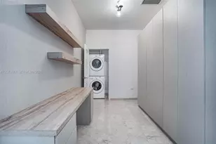 88 SW 7th St, Miami, FL 33130 - Photo 25