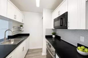 9730 Hammocks Blvd, Miami, FL 33196 - Photo 3