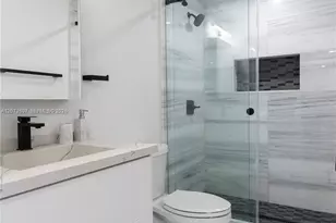 5601 N Ocean Dr, Hollywood, FL 33019 - Photo 27