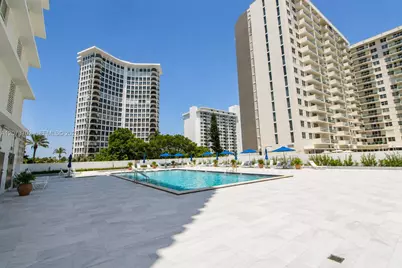 5601 Collins Ave #1009, Miami Beach, FL 33140 - Photo 11