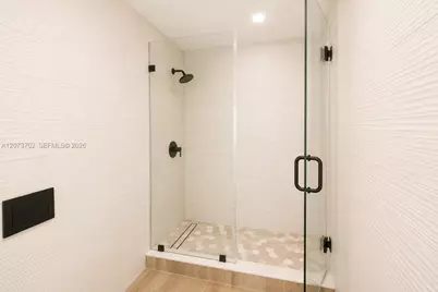 5601 Collins Ave #1009, Miami Beach, FL 33140 - Photo 7
