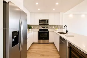 5601 Collins Ave, Miami Beach, FL 33140 - Photo 13