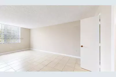 9360 Fontainebleau Blvd #510, Miami, FL 33172 - Photo 11