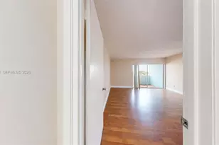9363 Fontainebleau Blvd, Miami, FL 33172 - Photo 9