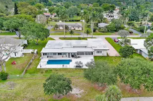 621 E Tropical Way, Plantation, FL 33317 - Photo 43
