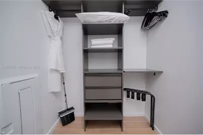 398 NE 5th St #2517, Miami, FL 33132 - Photo 15