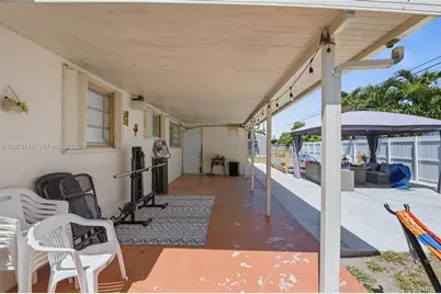 681 W 55th Pl, Hialeah, FL 33012 - Photo 25
