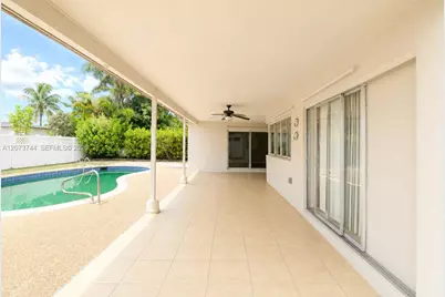 1060 N Douglas Rd, Pembroke Pines, FL 33024 - Photo 23