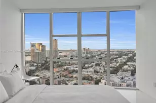 300 South Pointe Dr, Miami Beach, FL 33139 - Photo 21
