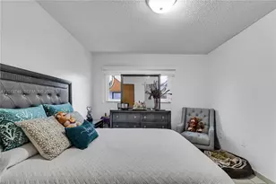 980 W 43rd Pl, Hialeah, FL 33012 - Photo 13