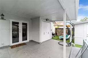 980 W 43rd Pl, Hialeah, FL 33012 - Photo 3