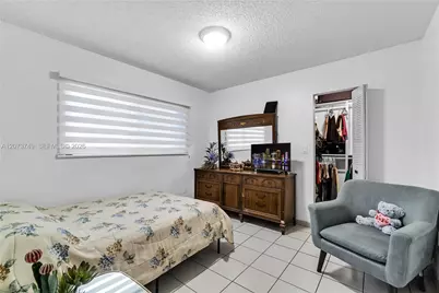 980 W 43rd Pl, Hialeah, FL 33012 - Photo 17