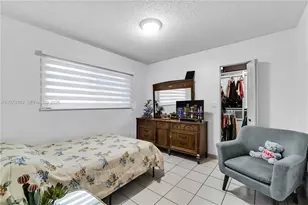 980 W 43rd Pl, Hialeah, FL 33012 - Photo 17